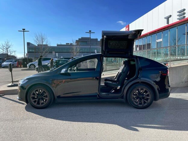 elektrikli araç kapısı